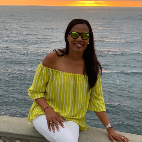 Meet your Posher, Danyette - Picture 1 of 1